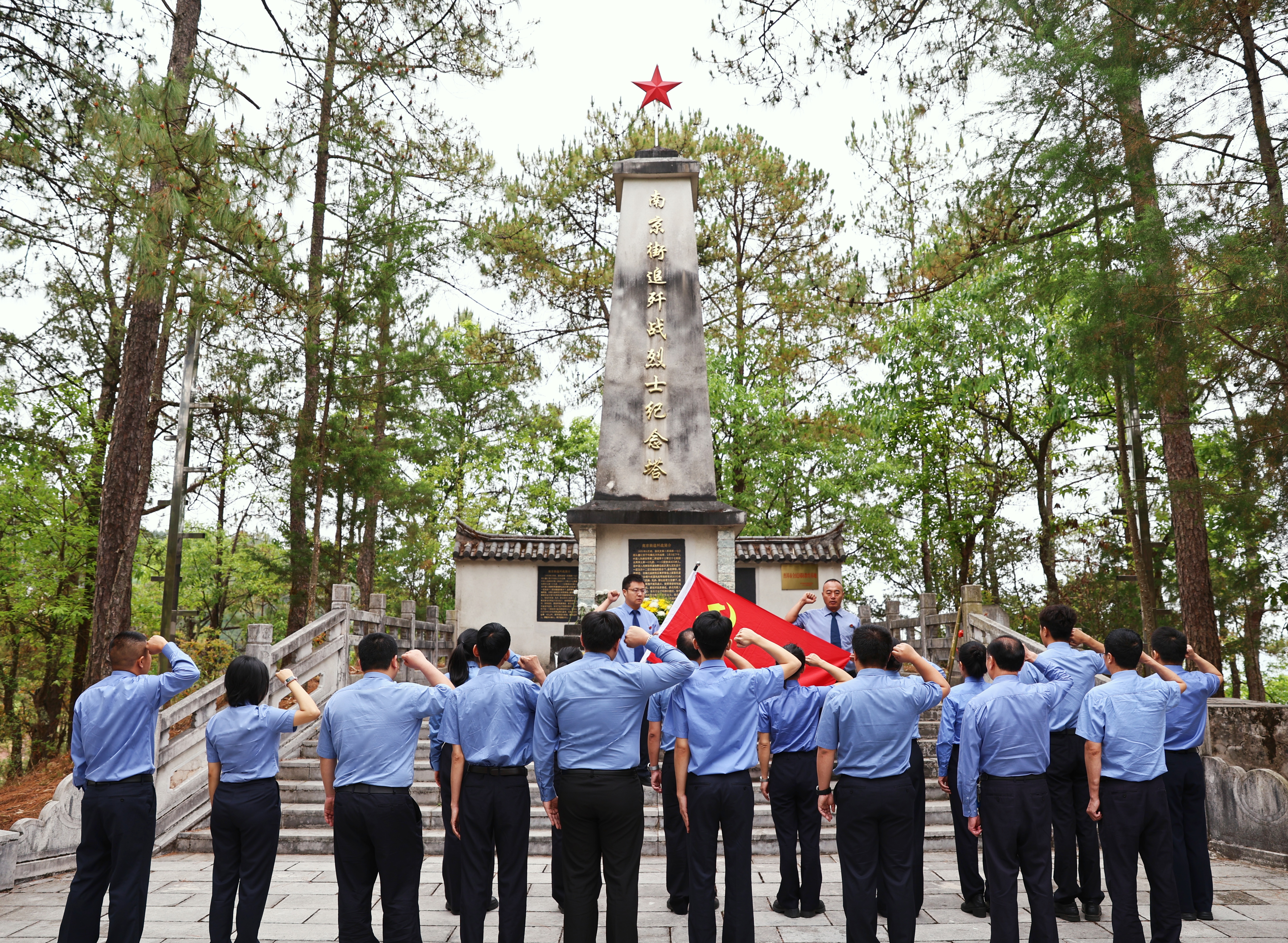 重温入党誓词.jpg